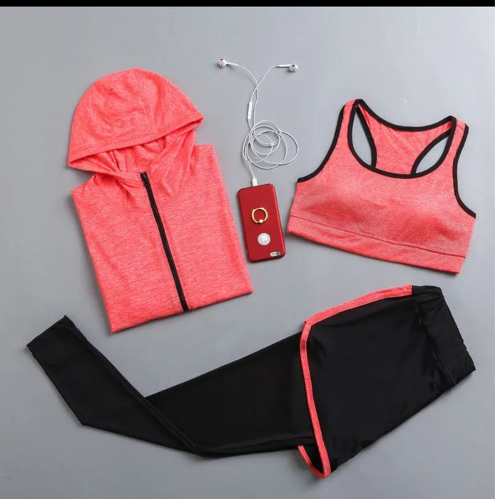 Продам недорого костюм для фитнеса