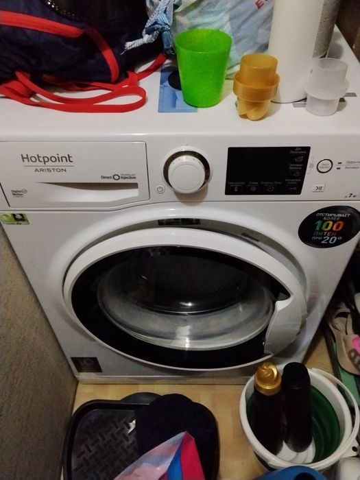 Продам стиральную машинку hotpoint ariston