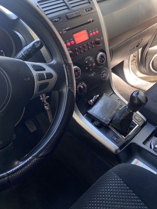 de vanzare suzuki granvitara 4x4 la buton,an 2005 pret 3500 euro