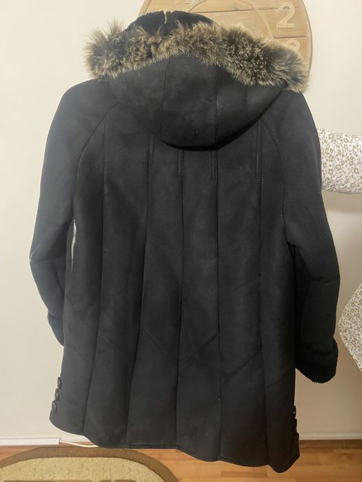 Haina de piele intoarsa neagra cu gluga- stare exceptionala