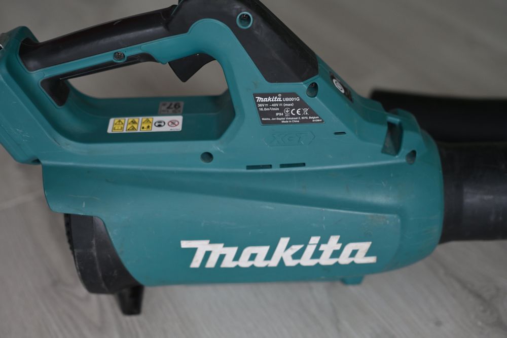 Suflantă Makita UB001GZ (XGT 40V) – în stare bună, folosită!