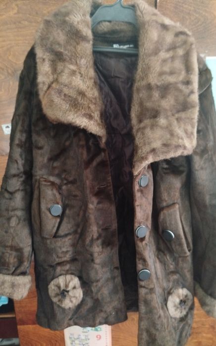 Женское не длинное пальто