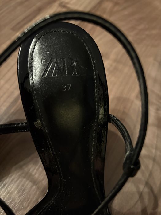 Sandale bot patrat, lac