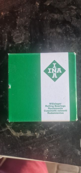 Vând 11 rulmenți industriali