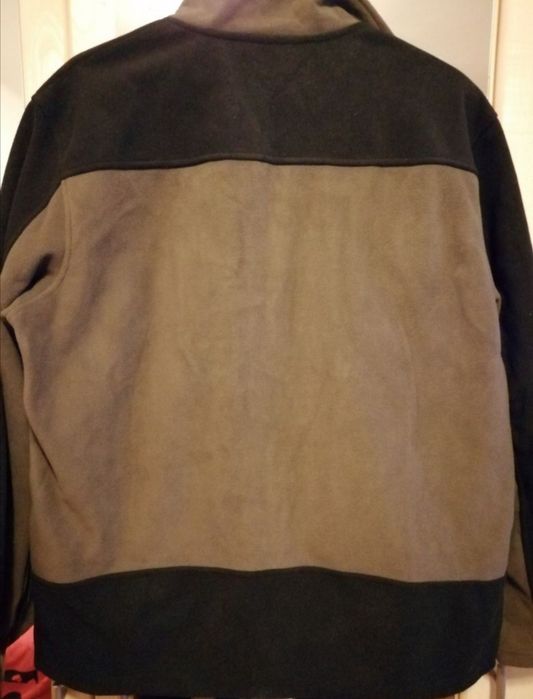 Jachetă noua sport, moderna,material termic, rezistent