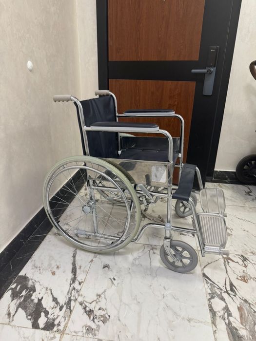 Продам инвалидную коляску