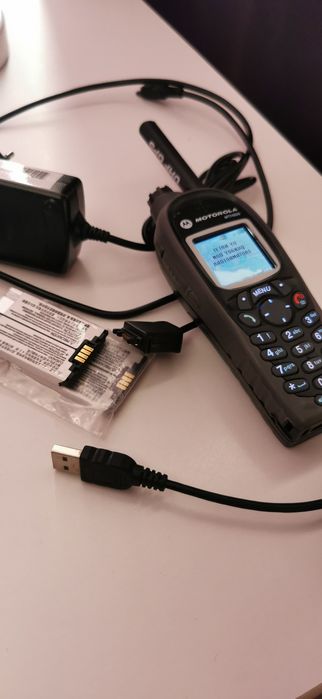 Motorola Tetra MTH800.