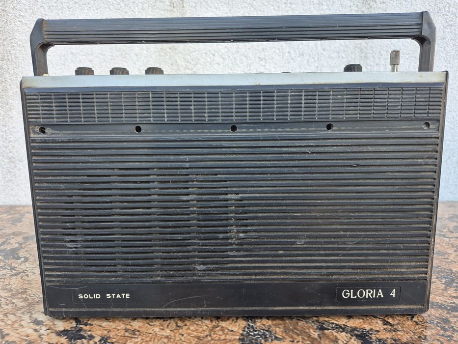 Radio vechi Gloria 4,RP1524Tehnoton SA;Iasi an 1985 functional