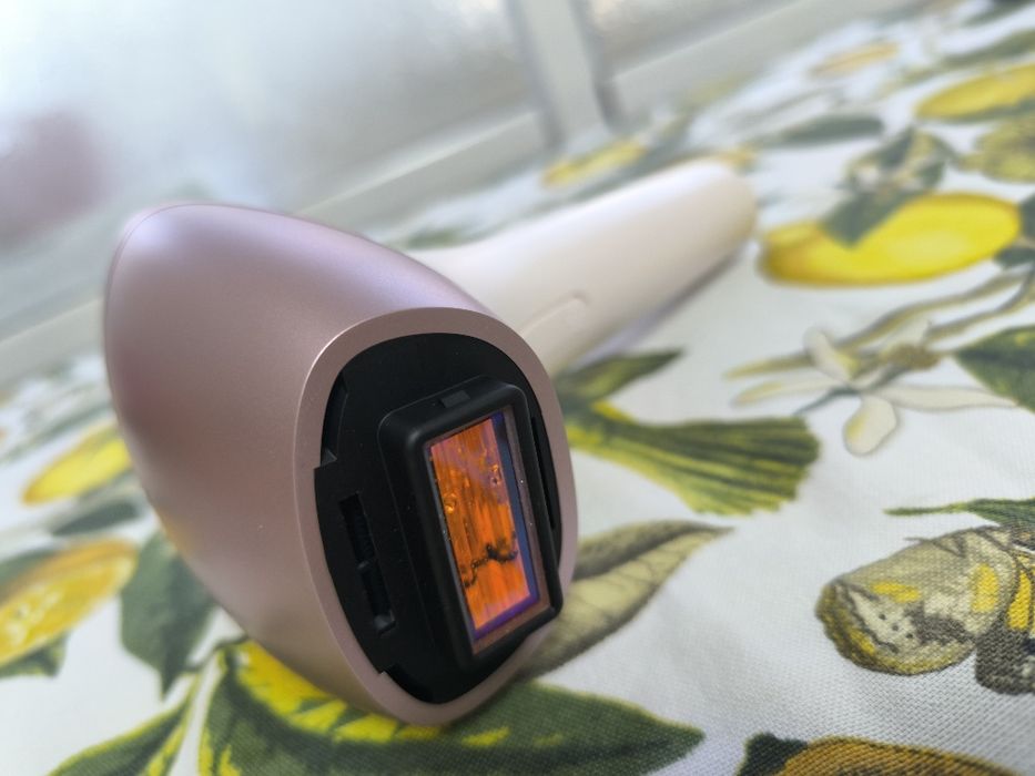 Фотоепилатор Philips Lumea IPL Hair Removal 9000