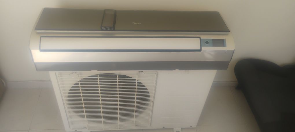 Продавам Midea 12