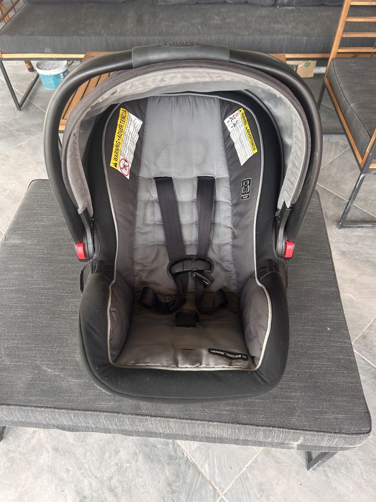 Бебешки кош с база Graco