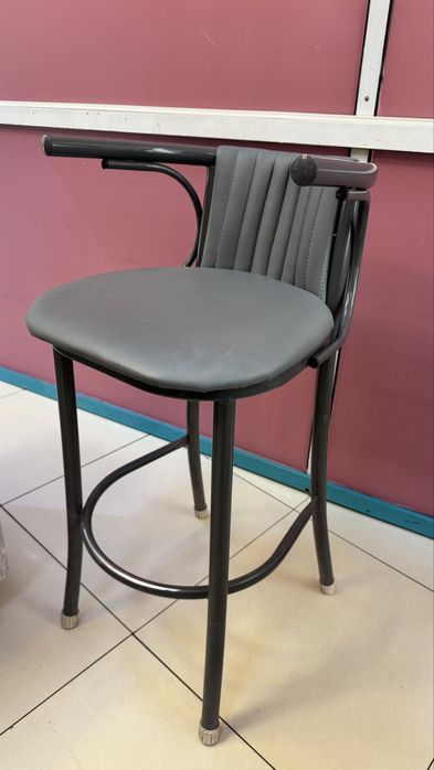Барный стул серый
