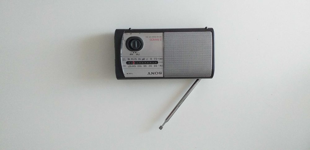 Radio Sony ICF-303 AM/ FM si AEG WE4125 cu 9 lungimi de unda