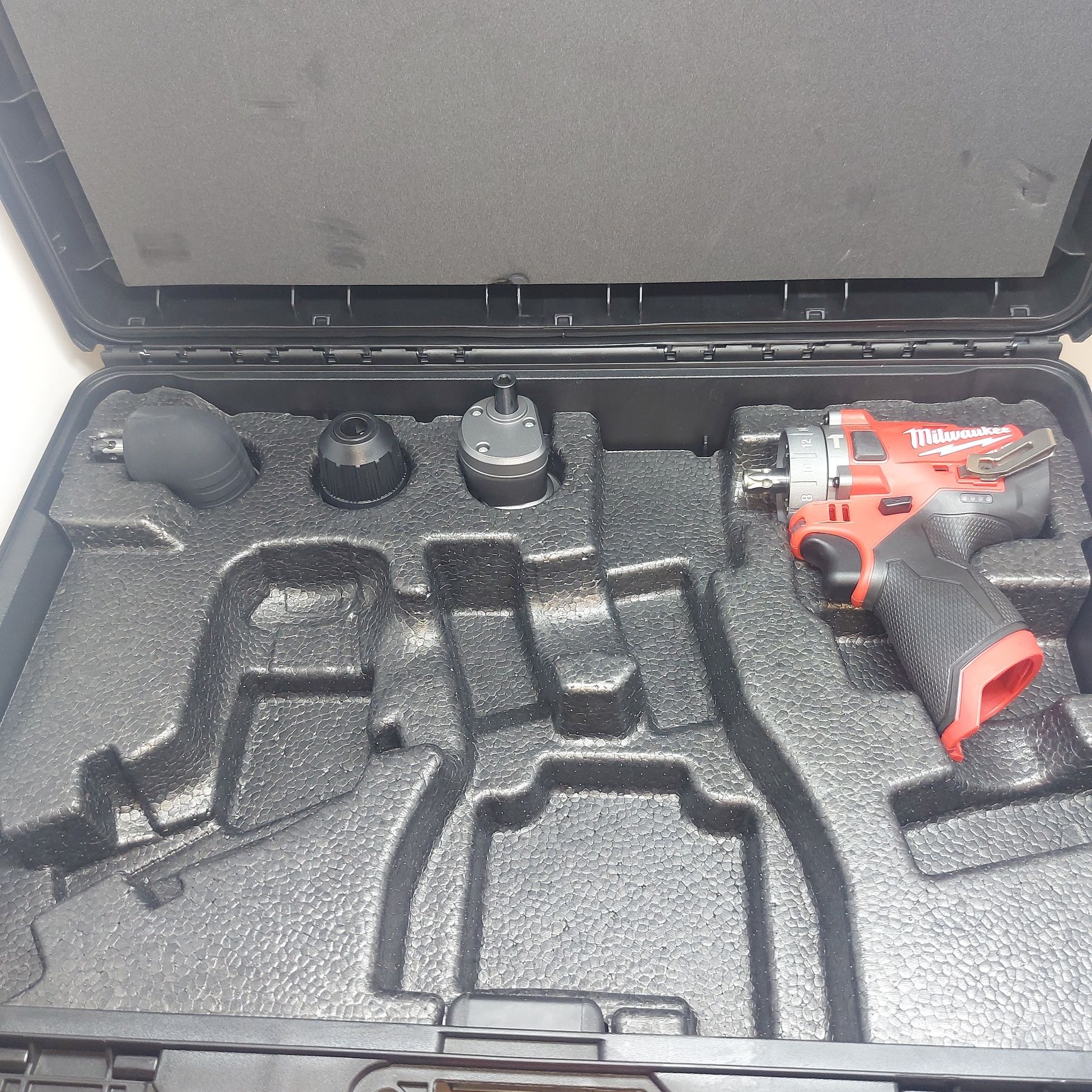 Акумулаторен ударен винтоверт MILWAUKEE  M12 FPDXKIT