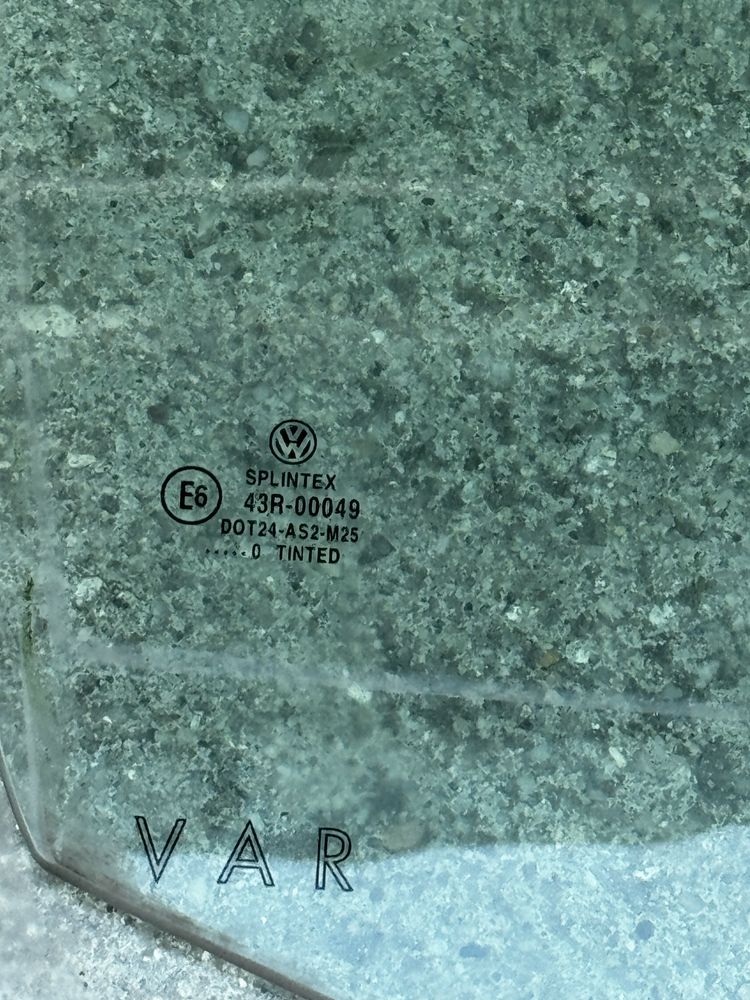 Geamuri fixe spate VW Golf 4 – stânga + dreapta, originale