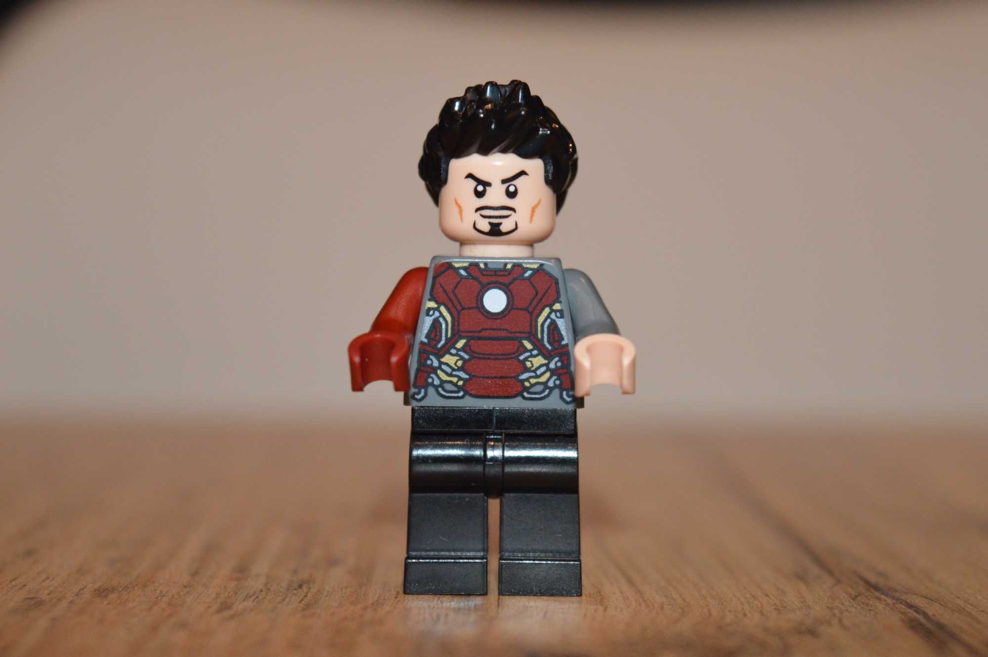 Много Рядка LEGO Tony Stark Iron Man фигурка от комплект Lego 76210