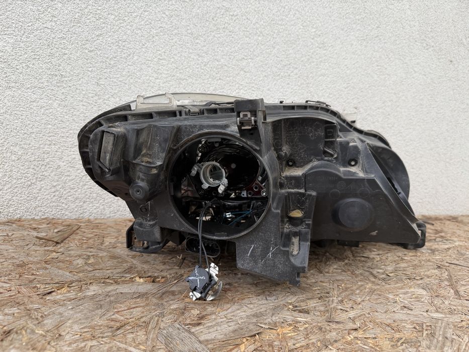 Far stanga Mercedes ML W166 cu lupa halogen Original Europa