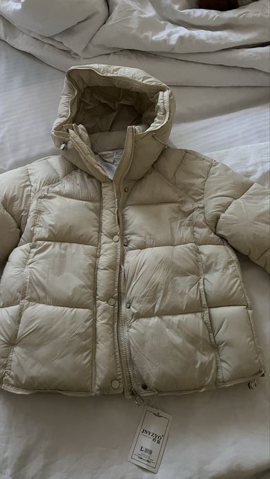 Куртка бежевая новая 46-48 размер