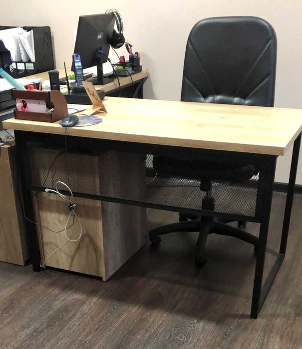 Продам столы офисные