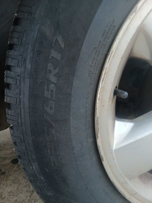 Гуми 235/65/17 всесезонни, 4 броя