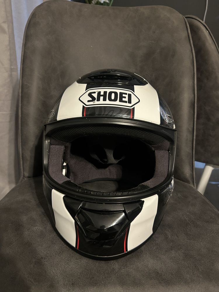 пистова каска SHOEI