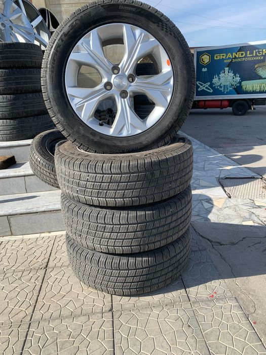 Barcha turdagi diska balonlar bor