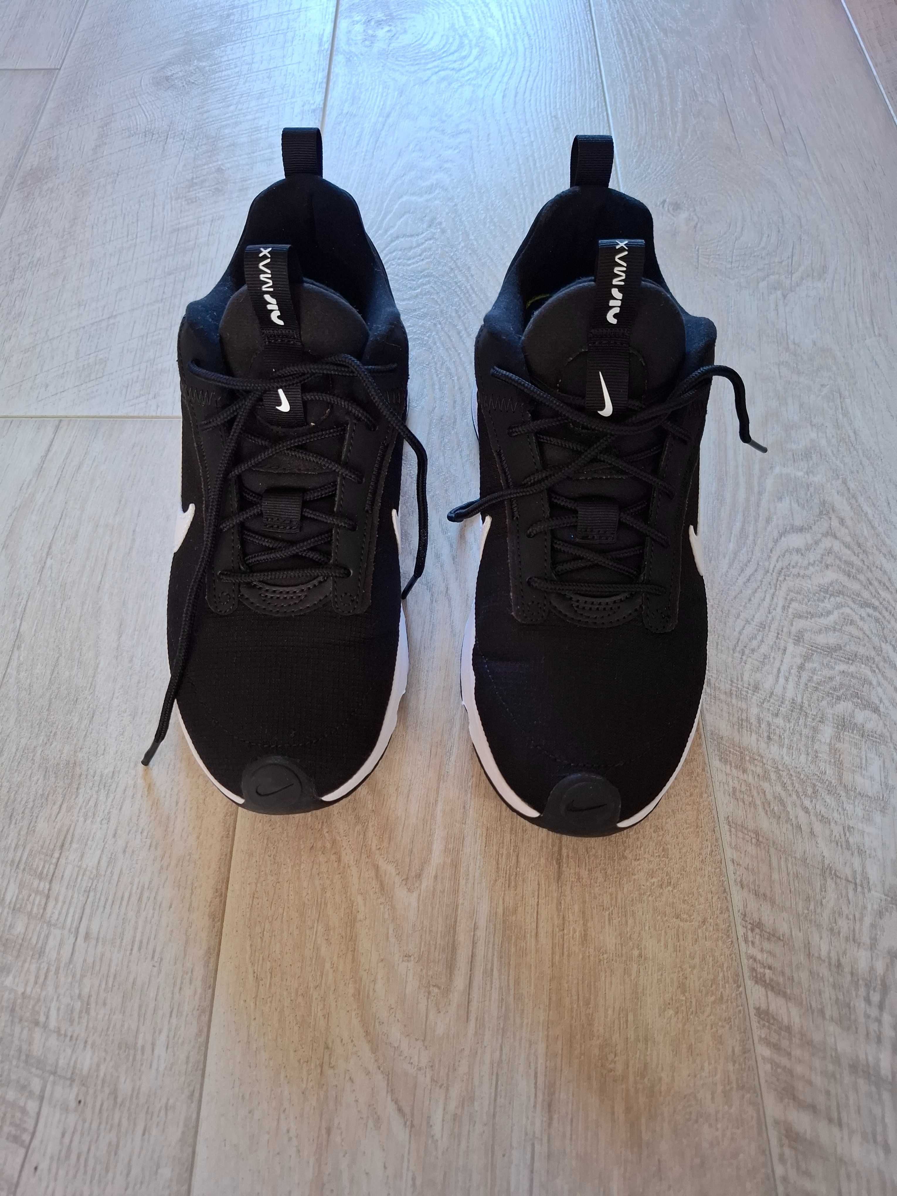 Дамски маратонки Nike