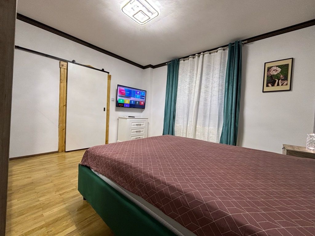 Proprietar Închiriez garsonieră centru vechi brasov poarta schei