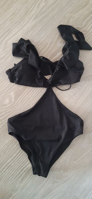 Новый Купальник размер 42-44