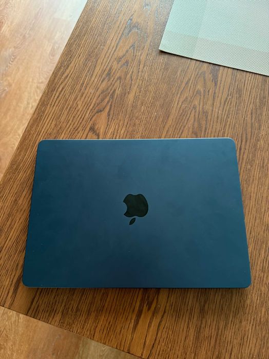 Като нов MacBook Air M2, 13.6 инча, 8 GB RAM, 256 GB памет
