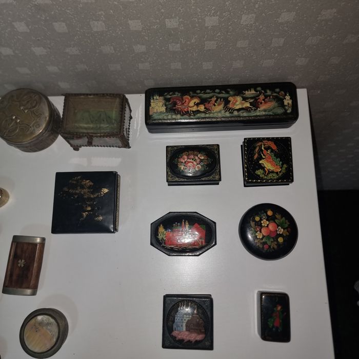 Colecție cutiuțe vechi – metal, lemn, porțelan, lac rusesc