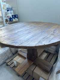 Дървена кръгла маса