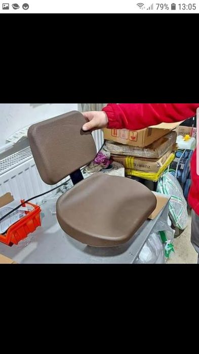 Scaun pasager tractor john deere original preț 910 lei cu tva se poat