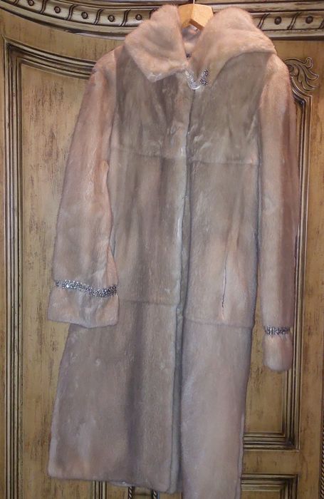 Продам норковую шубу до 48 размера