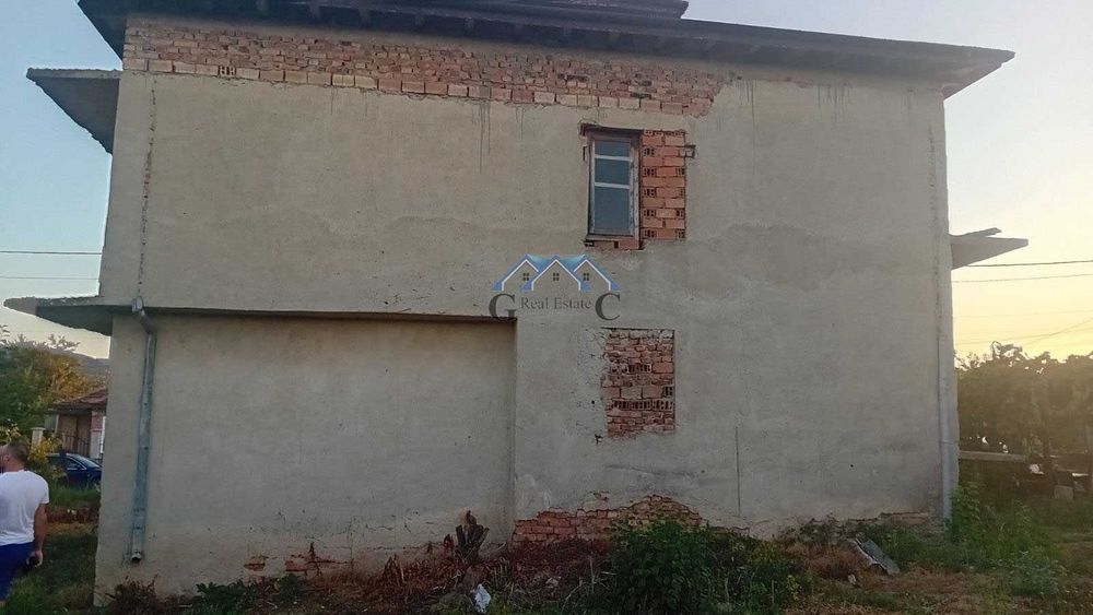 Продава се Къща в Долни чифлик - 270 кв.м за 252 €/кв.м - Снимка #1