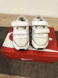 Pantofi Nike, mărimea 22