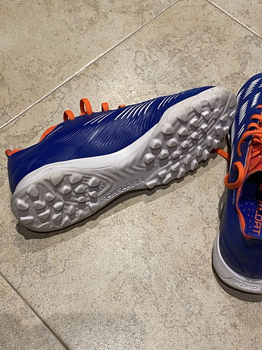 Футболни обувки adidas predator