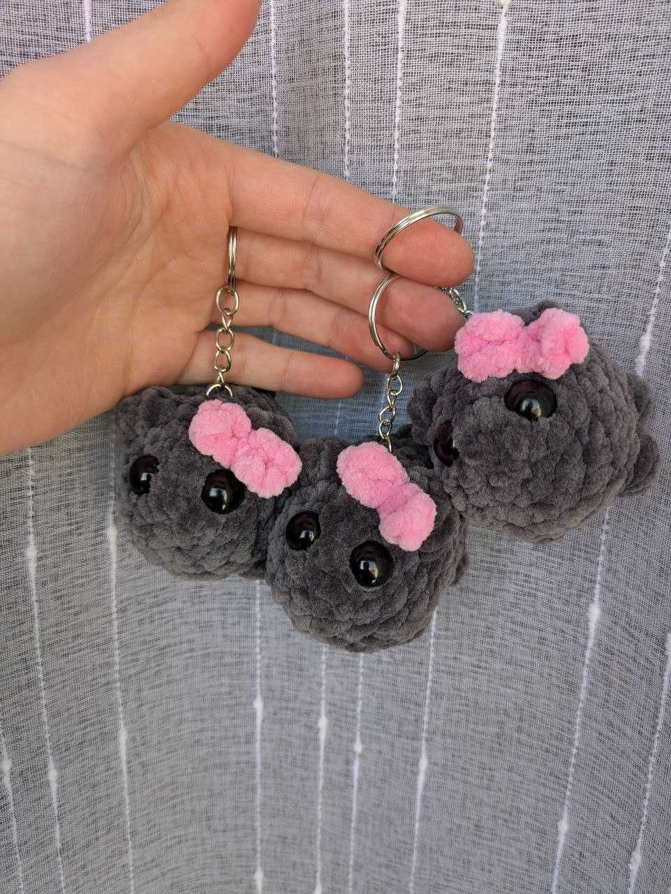 Breloc / Jucarie Hamster Crosetat Cu Ata De Plush - Crafts by Dede