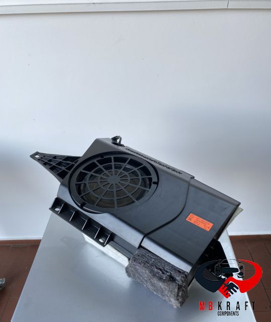 Subwoofer Harman/Kardon A2118202902 A 211 820 29 02 Mercedes-Benz E-C