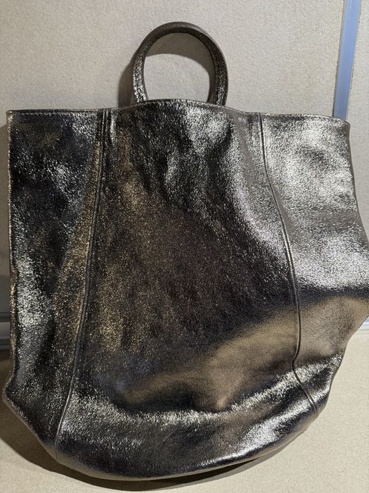 Дамска сребриста чанта/раница Vera от естествена кожа