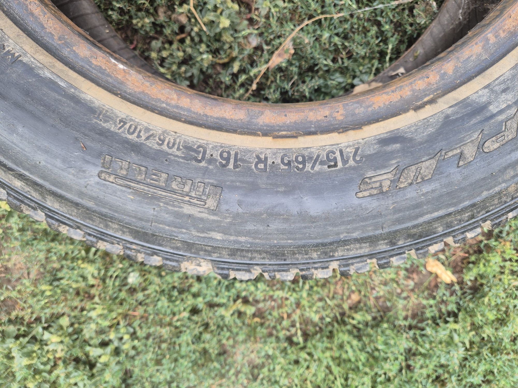 PIRELLI 215/65/16