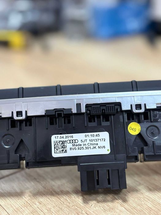 Display Climatronic cod 8V0820043Q AUDI A3