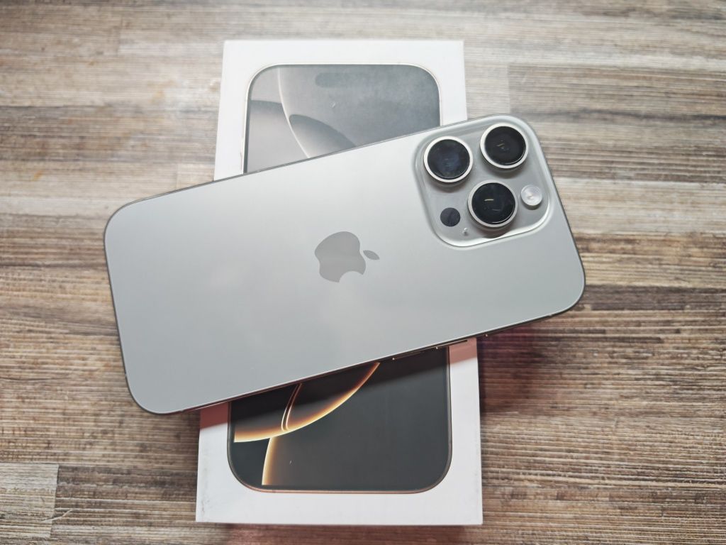 Като нов iPhone 16 Pro 128 GB Гаранция