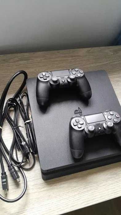PS4 Limited Edition 500B, cu 2x controllere