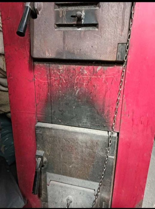 Vând cazandin fontă și lemne de foc