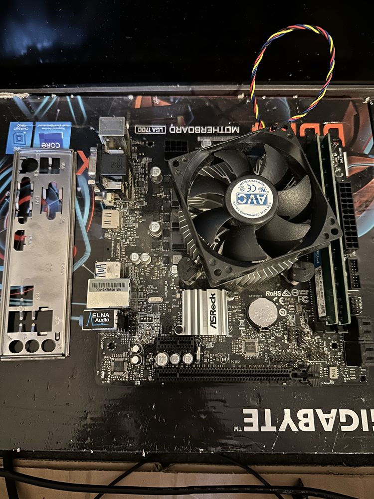 Дънна платка ASRock H310CM-HDV 1151 и процесор i5 9500Т и рам 16 гб