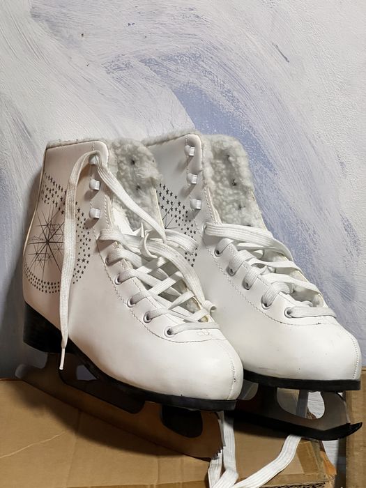 Коньки фигурные