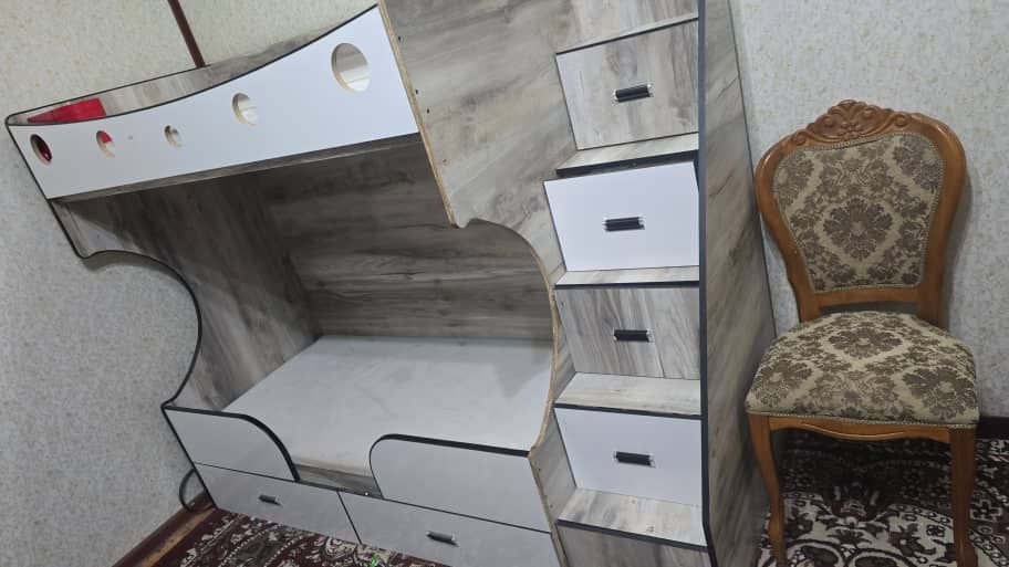 Детский двухэтажный кровать