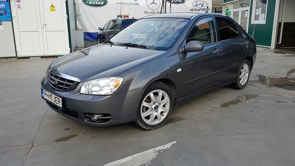 Dezmembrez dezmembram piese auto Kia Cerato 1.6 crdi an 2006