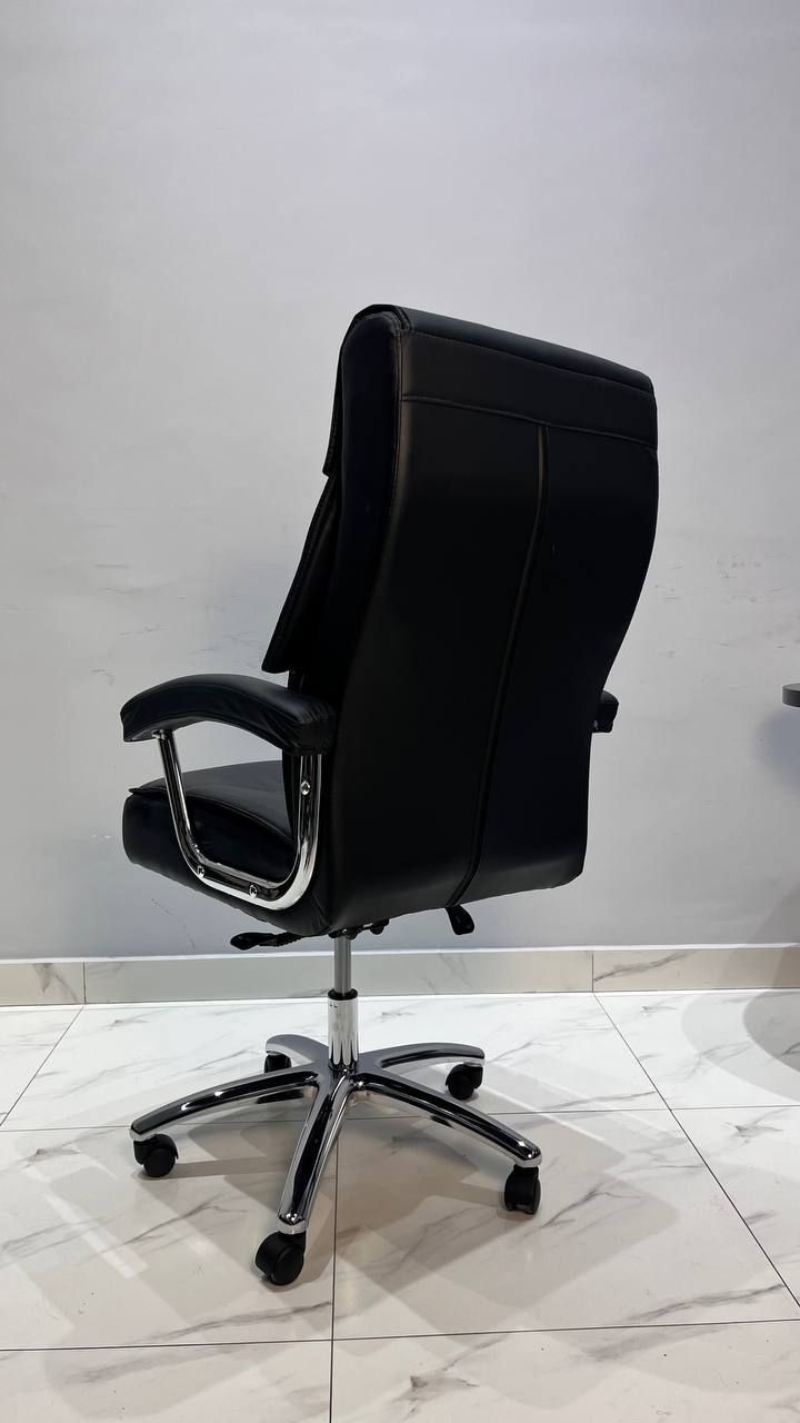 Офисное кресло модель С48